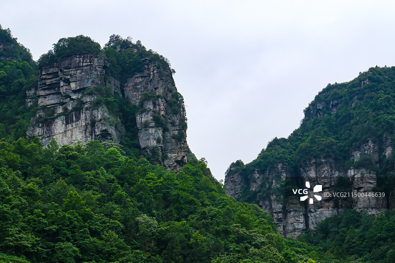 中国贵州黔南州三都县阳和乡归兰山风光，经典徒步路线，归兰山背子岩风光，归兰山瀑布，归兰山将军岩图片素材