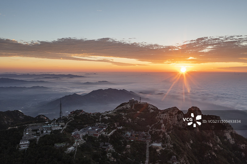 中国山东泰安泰山山顶风景风景区图片素材