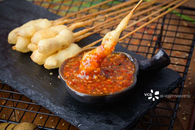 美味的裹面鸡肉串图片素材