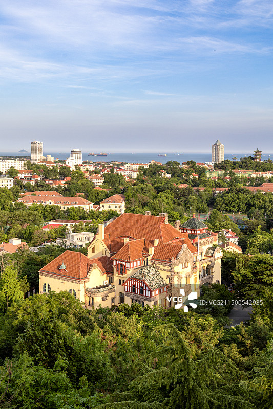 青岛德国总督楼旧址博物馆航拍视角图片素材