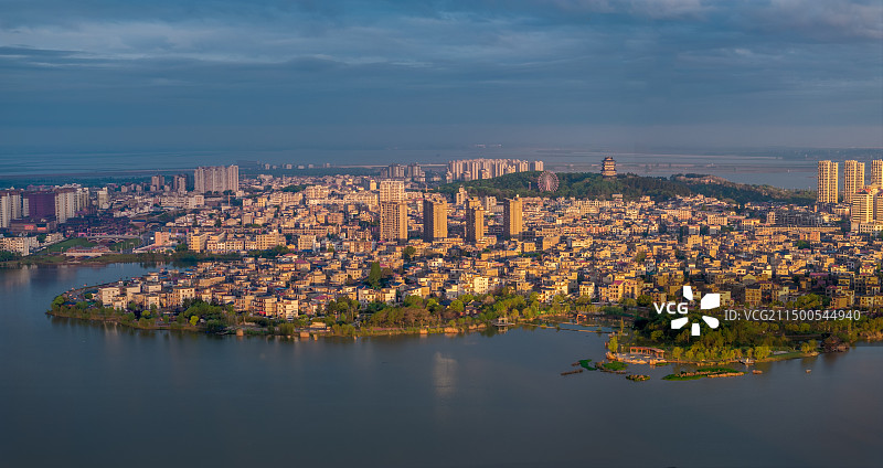 航拍鄱阳县城日出日落时分图片素材