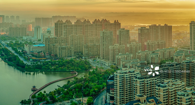 航拍鄱阳县城日出日落时分图片素材