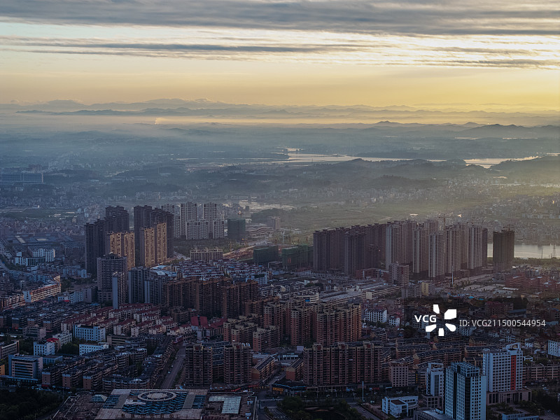 航拍鄱阳县城日出日落时分图片素材