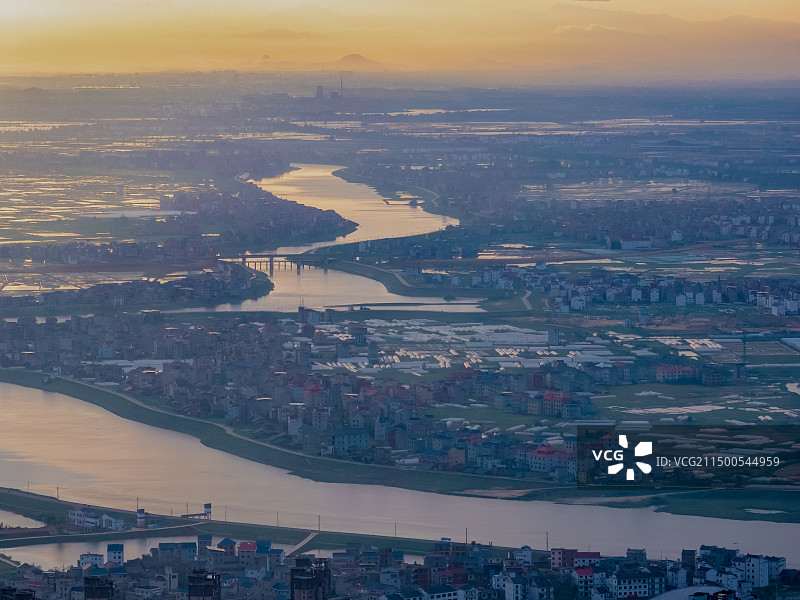 航拍鄱阳县城日出日落时分图片素材