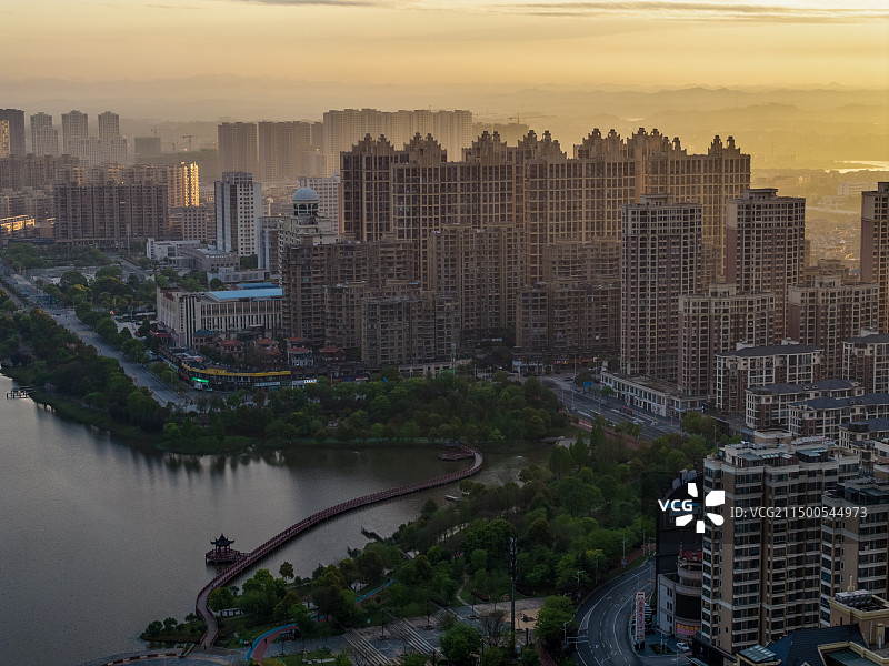 航拍鄱阳县城日出日落时分图片素材