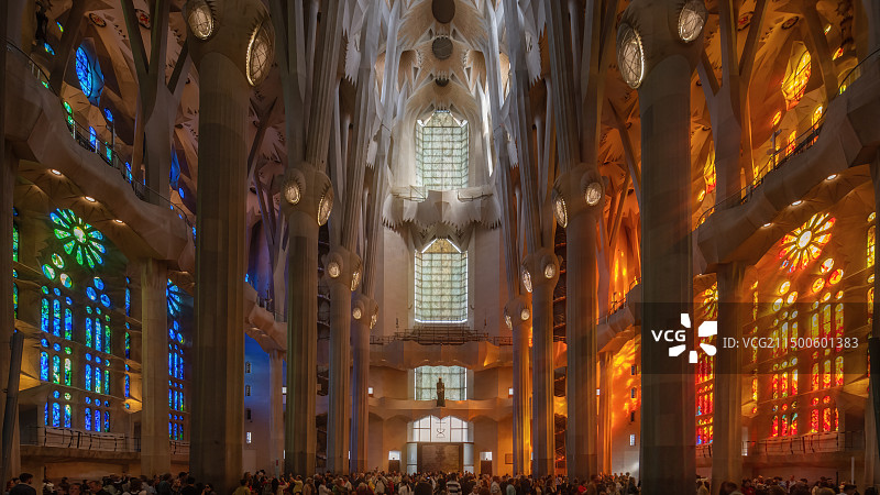 西班牙巴塞罗那圣家堂内景图片素材