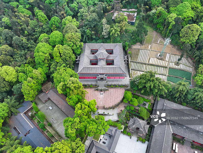 四川省乐山市峨眉山市峨眉山风景区伏虎寺航拍图片素材