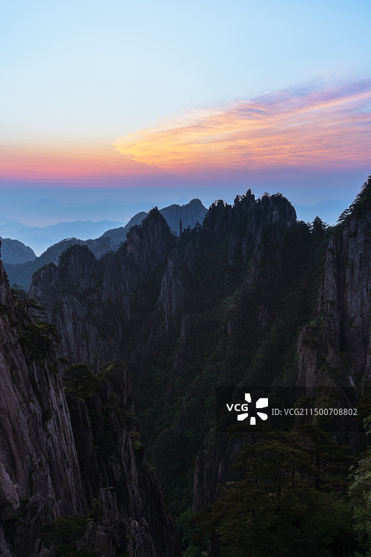 安徽黄山始信峰朝霞图片素材