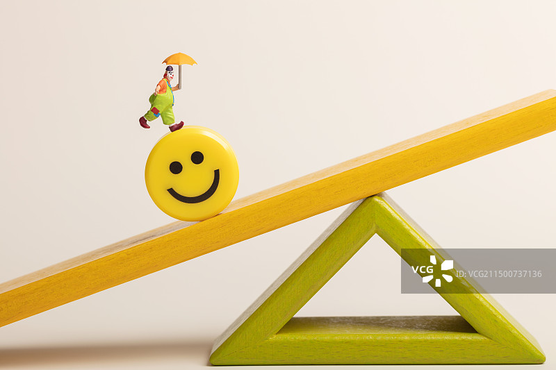 微缩创意小丑与开心的表情图片素材