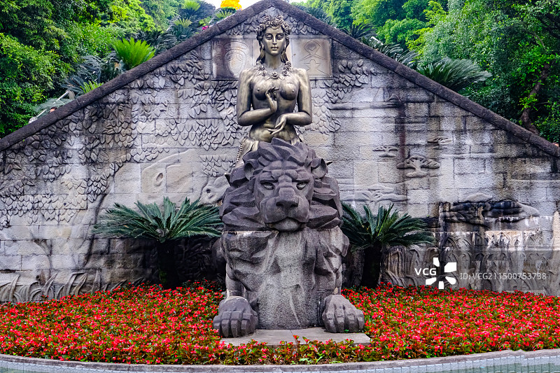 中国四川宜宾五粮液生态园区酒圣山景区，酒圣雕像，僰姑雕像，酒圣山碑刻图片素材