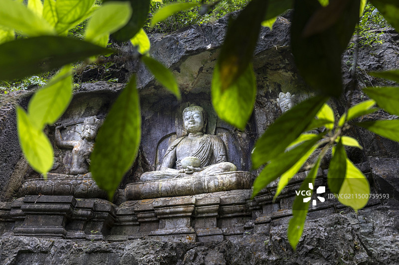 杭州灵隐飞来峰呼猿洞元代造像图片素材