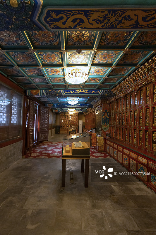 北京西黄寺-西黄寺慧香阁-藏经殿-经书图片素材