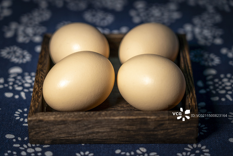 新鲜的农家土鸡蛋图片素材