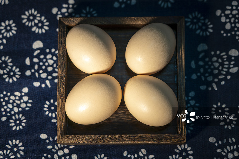 新鲜的农家土鸡蛋图片素材