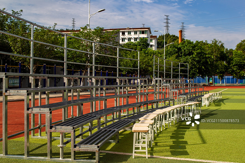 四川省绵阳市户外阶梯，毕业照，合影，台阶图片素材