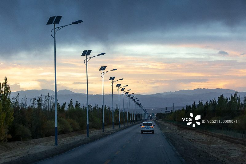 茫崖市公路图片素材