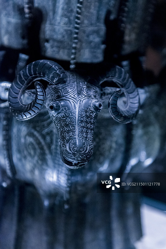 中国国家博物馆文物 青铜器 四羊方尊 商朝图片素材