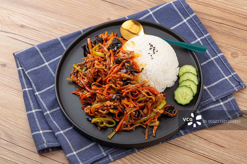 鱼香肉丝盖浇饭图片素材