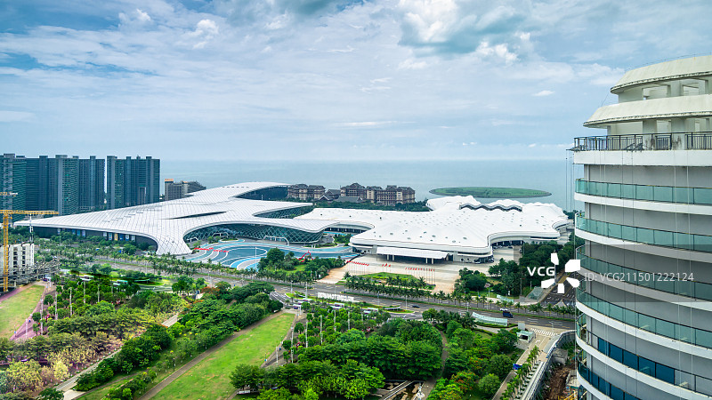 海口国际会展中心航拍视角全景图图片素材