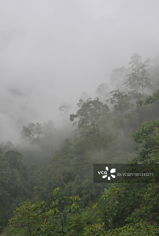 云雾飘渺图片素材