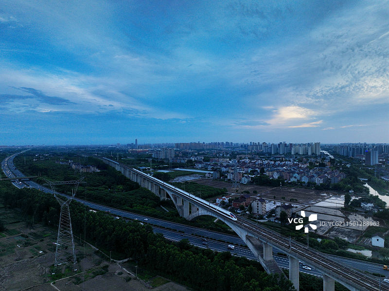 长三角一体化 沪杭高速 沪杭高铁图片素材