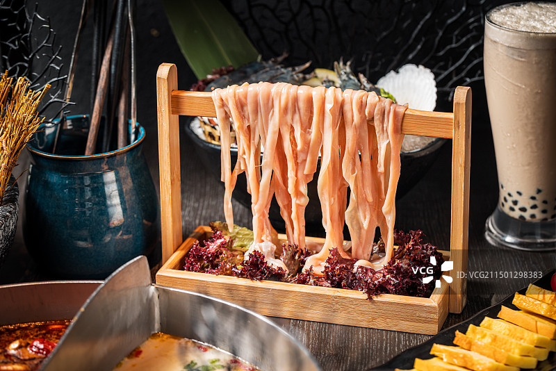 火锅店鸭肠的特写镜头图片素材