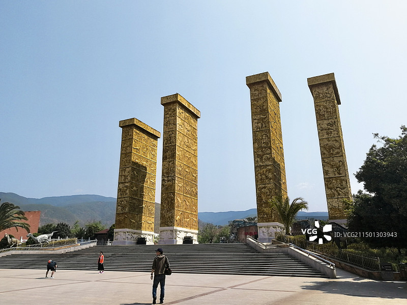 云南禄丰恐龙谷大门景观图片素材