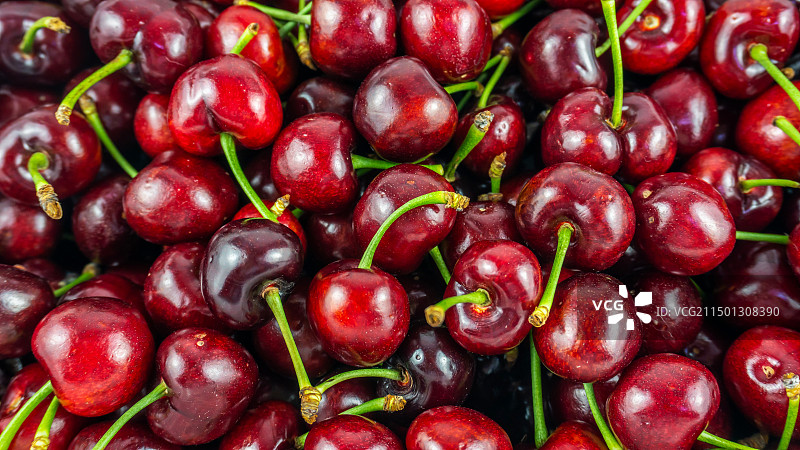 桌上樱桃特写镜头图片素材