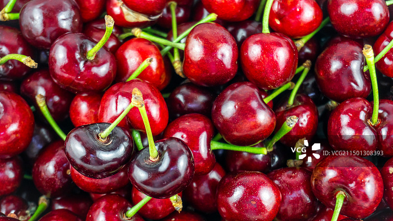 桌上樱桃特写镜头图片素材