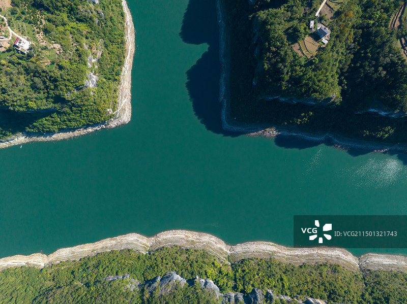 我家就在清江边图片素材