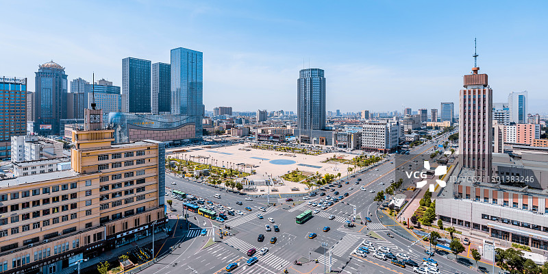 中国内蒙古呼和浩特新华广场高视角城市风光图片素材