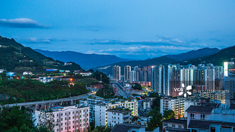 重庆武隆镇夜景航拍图片素材