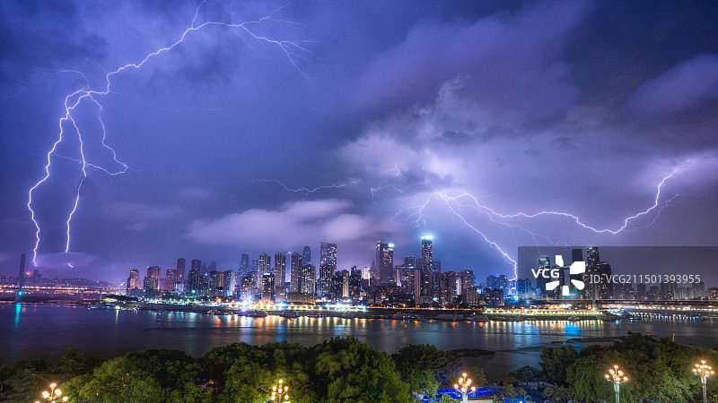 电击雷震图片素材