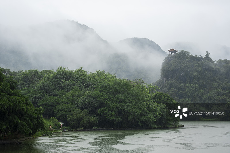 广西柳州市龙潭公园山水风景 雨天的龙潭公园图片素材