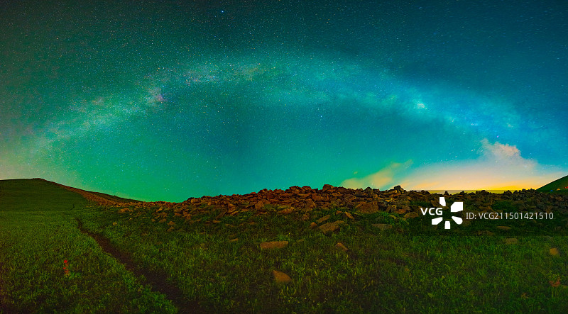 崇礼喜鹊梁的星空与北齐长城图片素材