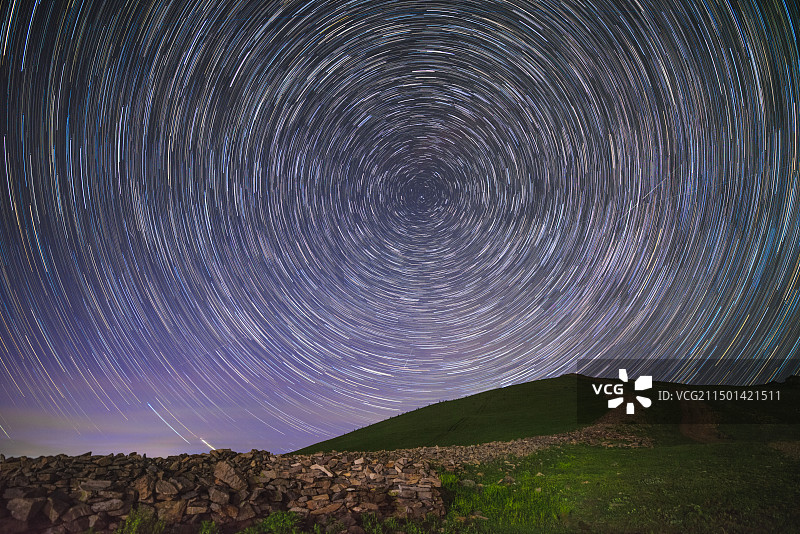 崇礼喜鹊梁的星空与北齐长城图片素材