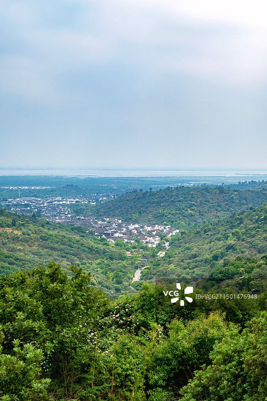 苏州东山俯瞰群山村庄风光图片素材