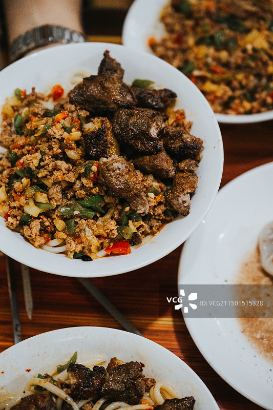 羊肉串拌面图片素材
