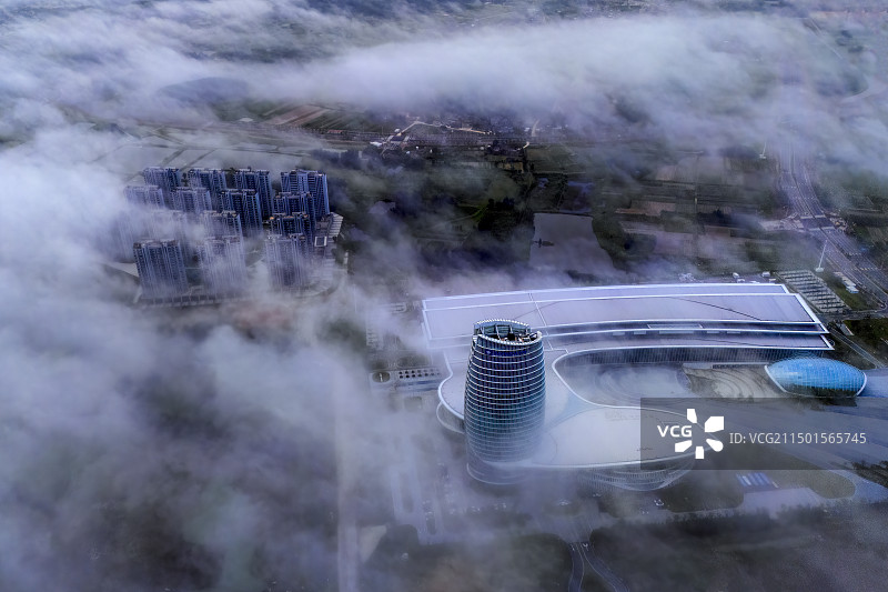 迷雾浸城图片素材