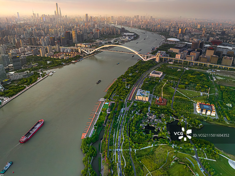 卢浦大桥 后滩公园 上海南北高架城市快速路 黄浦江 超级城市跨越河流的大型桥梁 城市基础设施图片素材