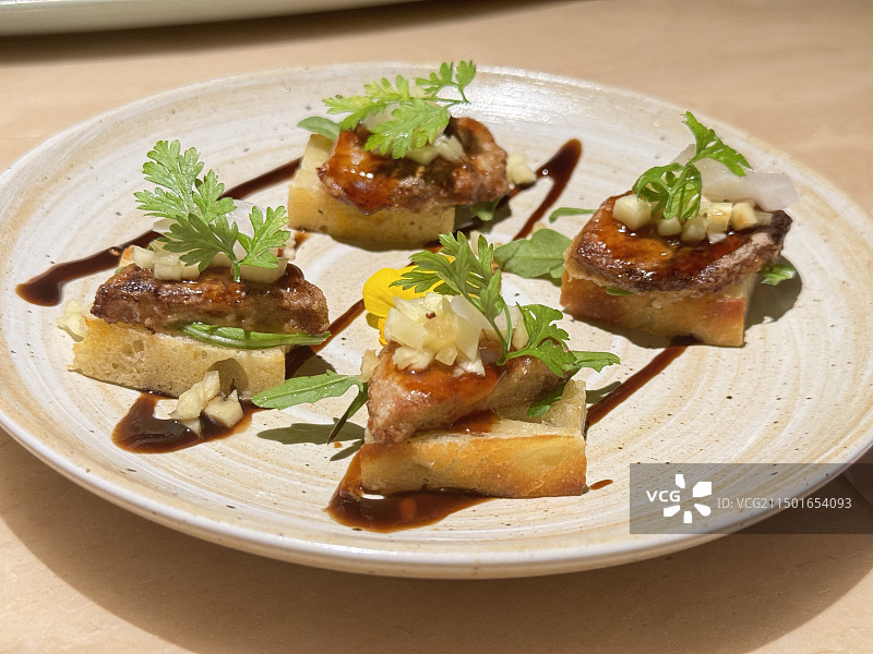 法餐——香煎鹅肝特写图片素材