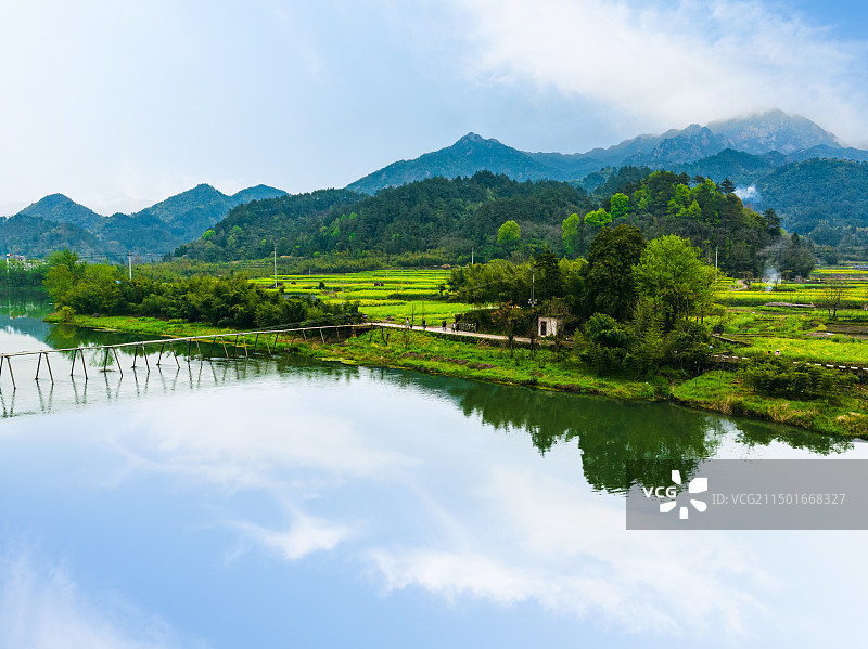 航拍安徽绩溪龙川古村美丽山水风光图片素材