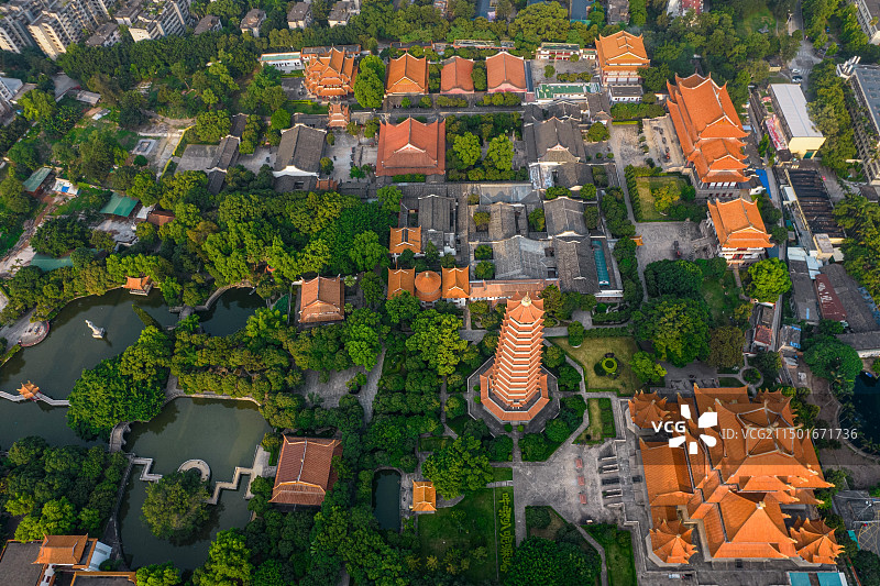 福州西禅寺全景（报恩塔五百罗汉堂放生池观音阁华严三圣殿天王殿天后宫藏经阁）图片素材