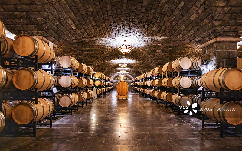 山西省临汾市乡宁县戎子酒庄酒窖景观图片素材