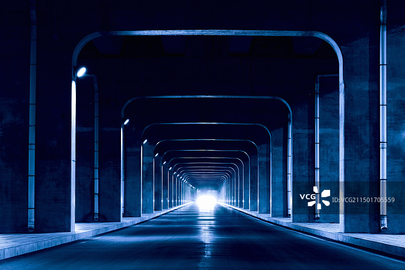 未来感隧道地下车道自动驾驶新能源概念图片素材