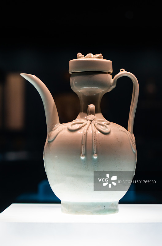 蝴蝶结影青执壶  北宋  辽宁朝阳博物馆图片素材