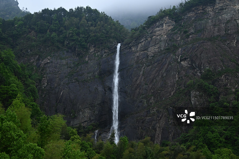 庐山景区，庐山瀑布，日照香炉生紫烟图片素材