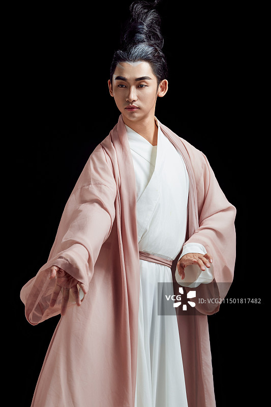 黑色背景下的中国神仙道士的艺术形象图片素材