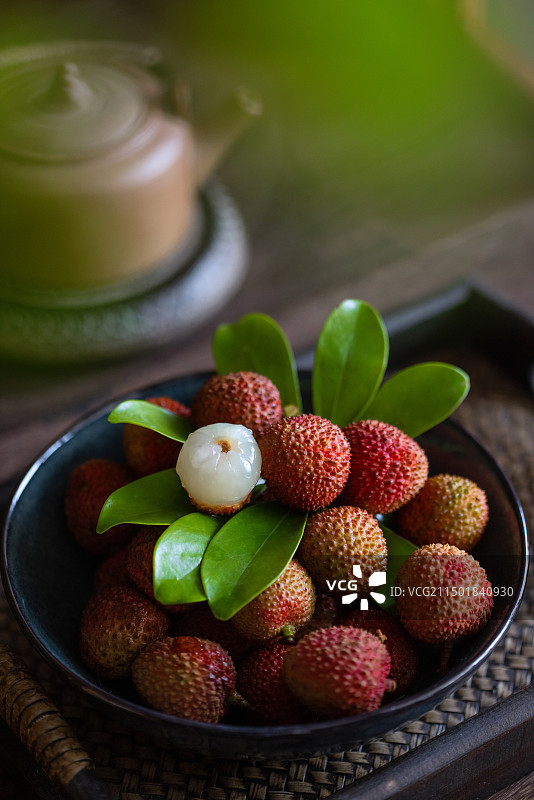 碗里的新鲜荔枝,清新,立夏,夏至图片素材