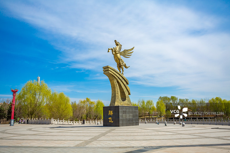 吉林省松原市扶余市 扶余公园  腾飞雕塑 飞马雕塑图片素材